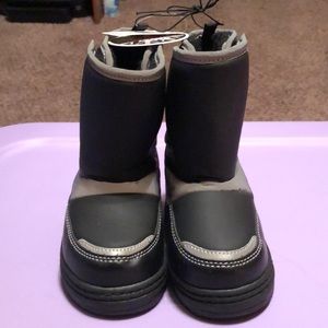NWT Boys Toddler Winter Boots